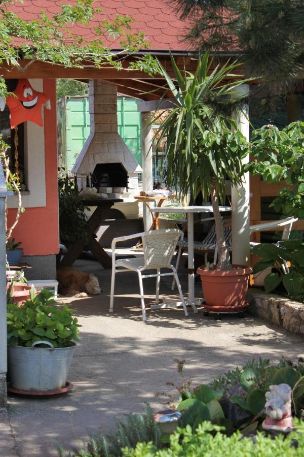 Apartments With A Parking Space Vrbnik, Krk - 429 Екстер'єр фото